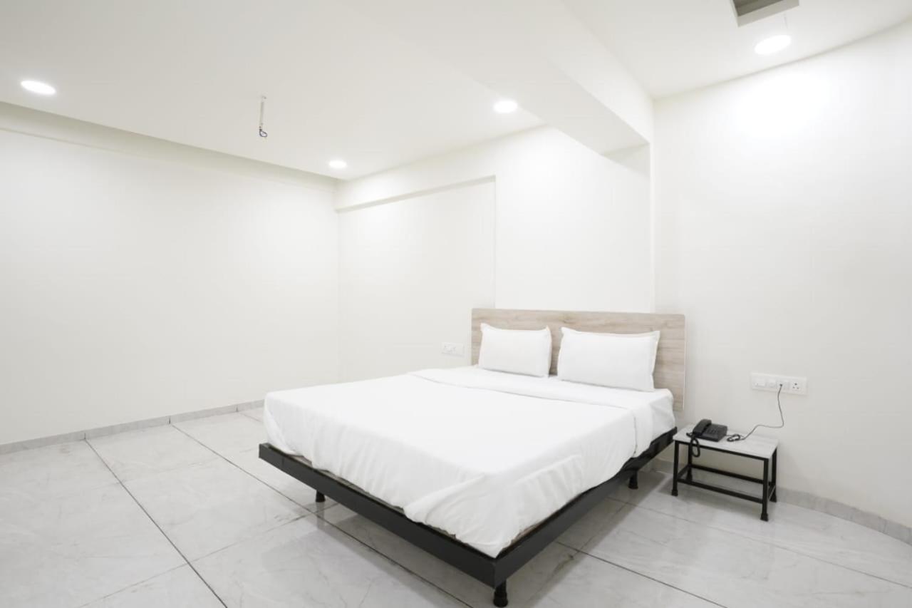 Hotel Bhakti Inn Nashik Exterior photo
